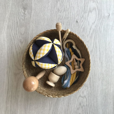 Bolsa Cesta de los tesoros "Tipo Montessori" con pelota Montessori